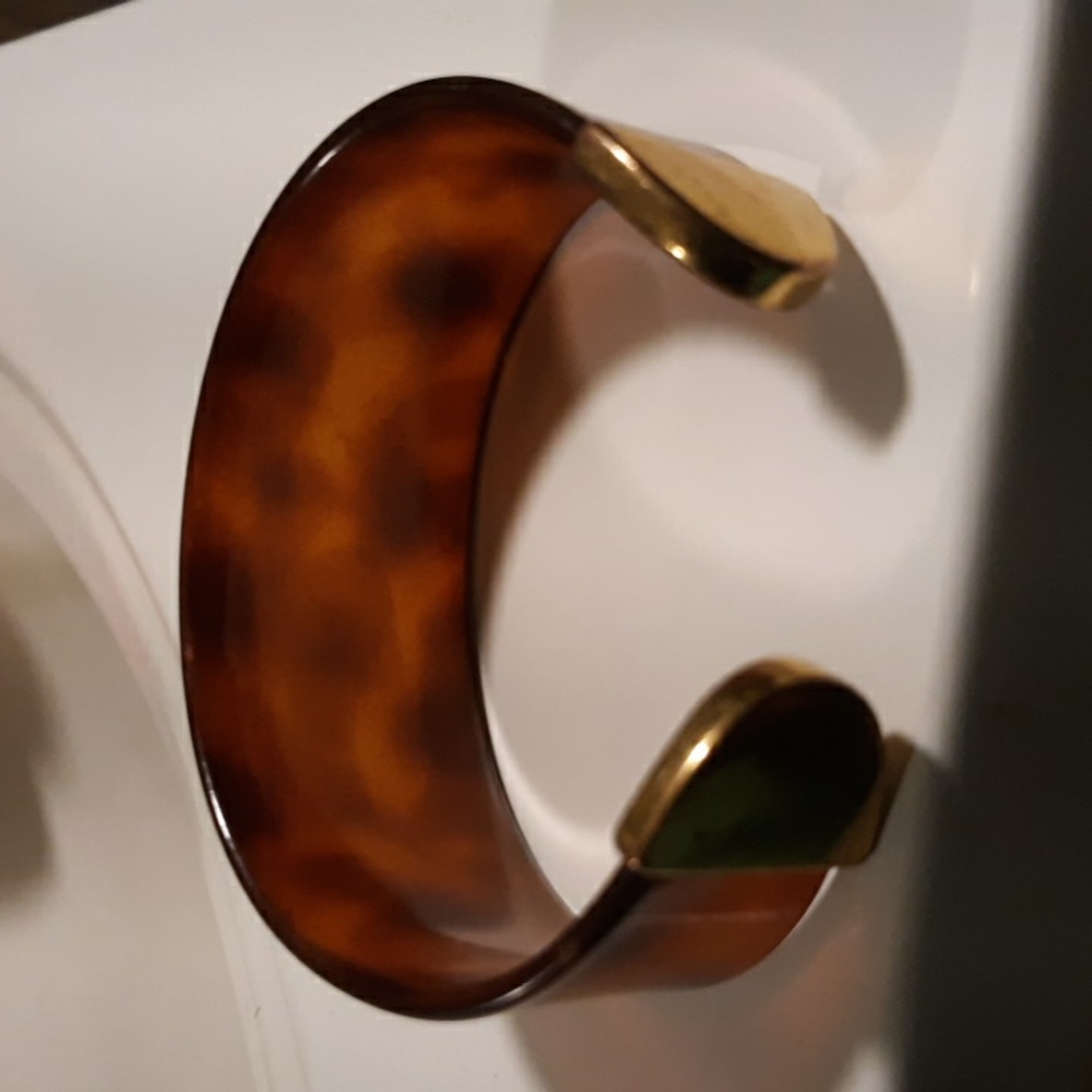 Vintage leopard tortoise shell look lucite bracelet with brass accents